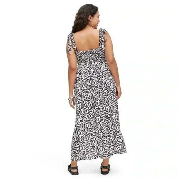 NWT Women's Smocked Tie Strap Neutral
Poppy Midi Dress - DVF for Target XXS - Picture 4 of 8